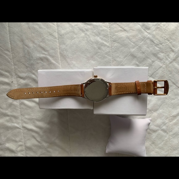 Fossil watch with leather band main image 5